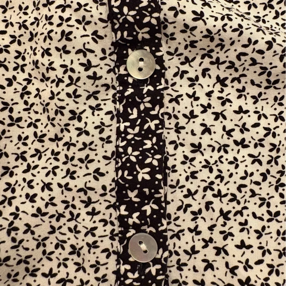 J. Jill Black and White Button Down Shirt Lightweight Ultra Soft Womens Medium